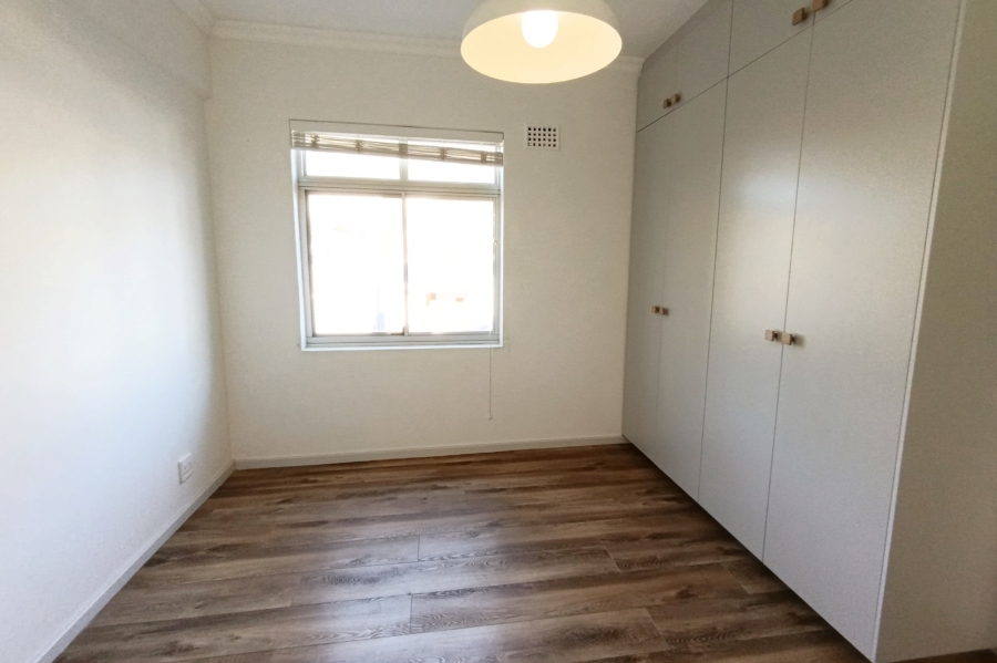1 Bedroom Property for Sale in Sea Point Western Cape